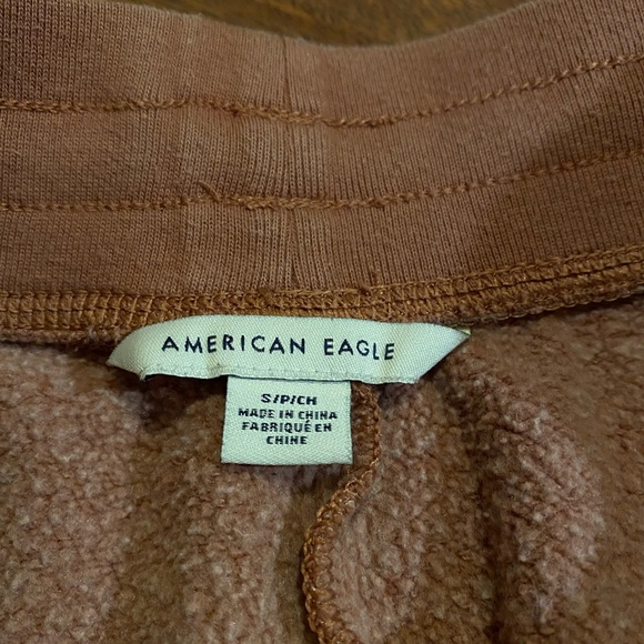 Pink AE shorts - Picture 3 of 5